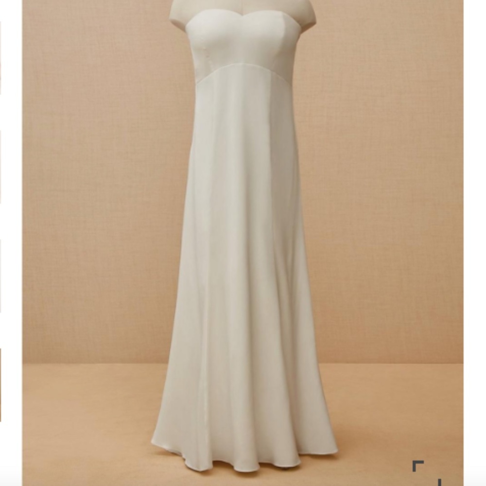IVORY SATIN STRAPLESS SWEETHEART FIT & FLARE WEDDING DRESS